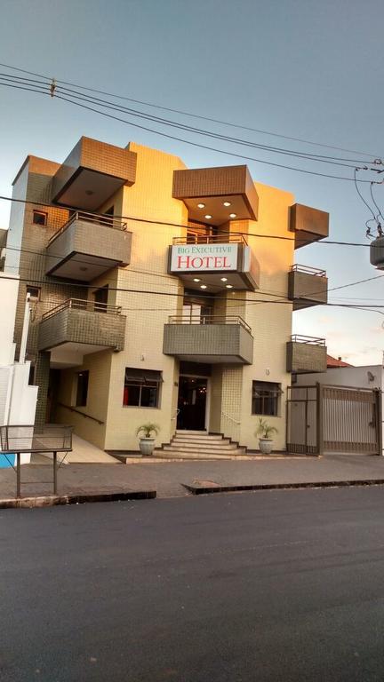 Big Executive Hotel Araguari Buitenkant foto
