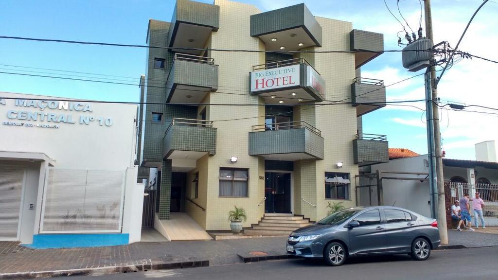 Big Executive Hotel Araguari Buitenkant foto